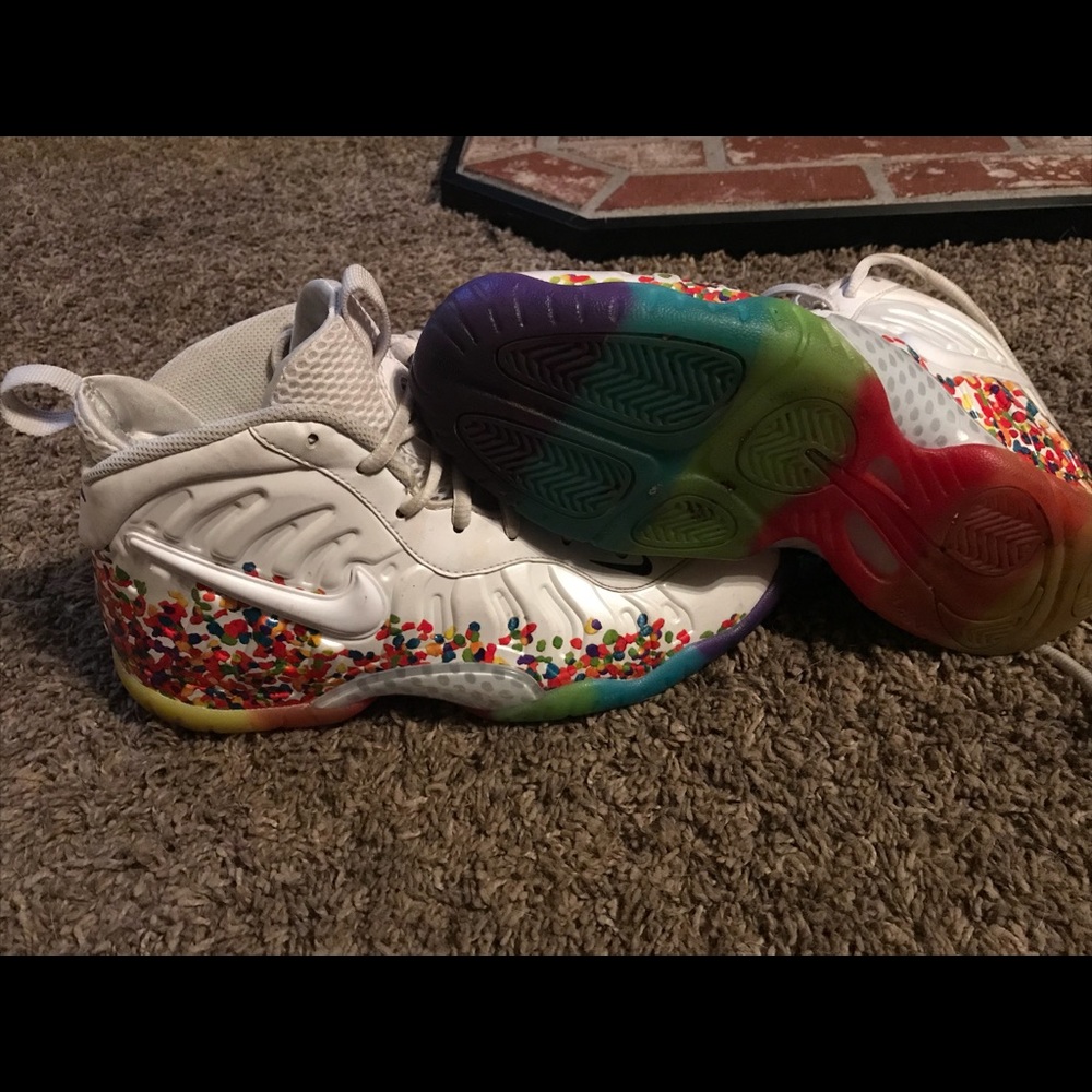Fruity pebble foams
